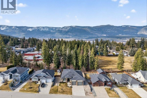 Bedroom - 1221 23 Street Se, Salmon Arm, BC V1E0C7 Photo 3