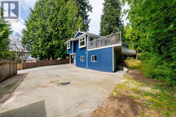 1221 Rochester Avenue, Coquitlam, BC V3K2X3 Photo 2