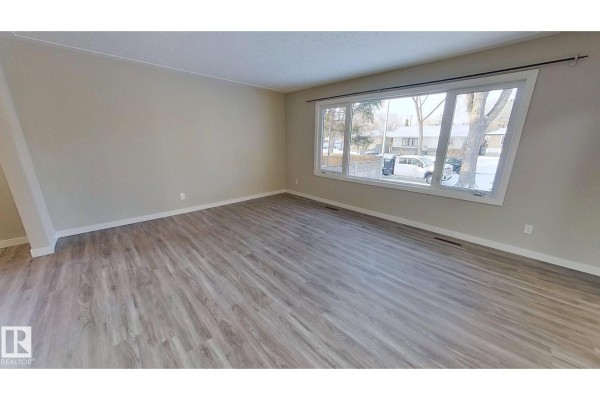 12211 52 St Nw Nw, Edmonton, AB, photo 3