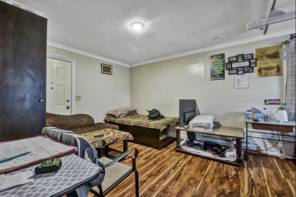 12215 85a Avenue, Surrey, BC V3W6G8 Photo 5