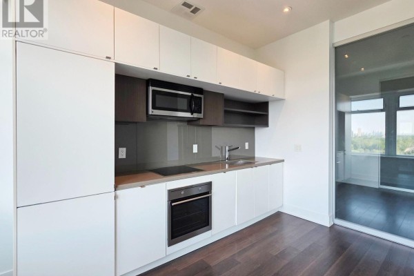 Kitchen - 1222 - 111 St. Clair Avenue W, Toronto, ON M4V1N5 Photo 3