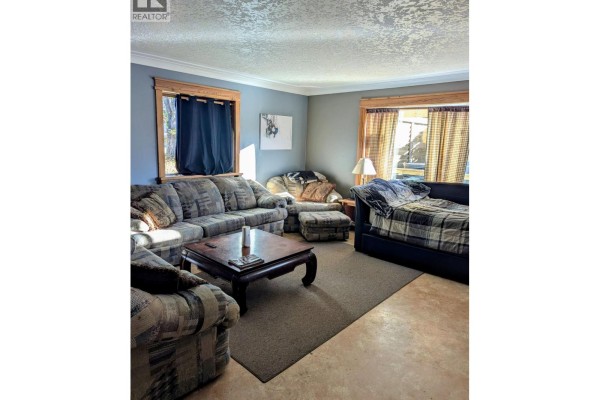 Primary Bedroom - 1222 14th Avenue, Valemount, BC V0E2Z0 Photo 3
