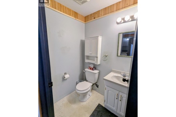 Den - 1222 14th Avenue, Valemount, BC V0E2Z0 Photo 5