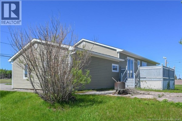 Bath (# pieces 1-6) - 1222 Chiasson Road, Chiasson Office, NB E8S3E5 Photo 5