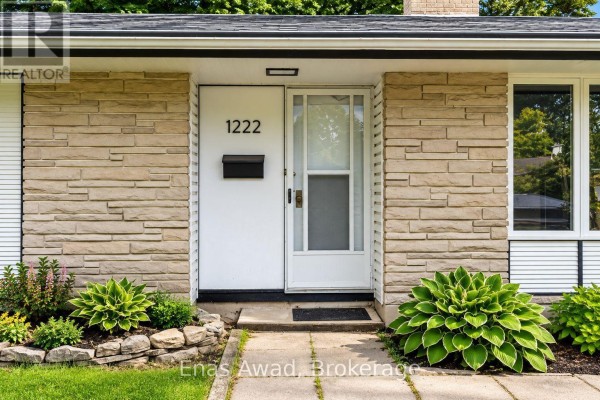 1222 Stanton Road, Ottawa, ON K2C3E2 Photo 3