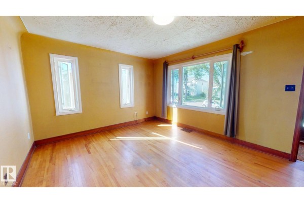 Primary Bedroom - 12225 81 St Nw, Edmonton, AB T5B2T2 Photo 4