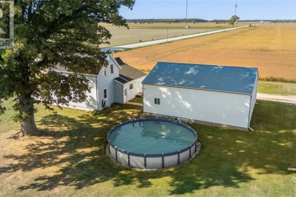 4pc Bathroom - 1224 Brigden Road, Sombra, ON N0P2H0 Photo 4