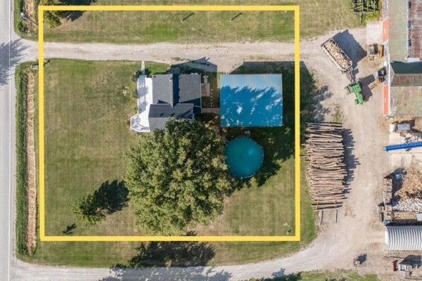 Primary Bedroom - 1224 Brigden Road, Sombra, ON N0P2H0 Photo 5