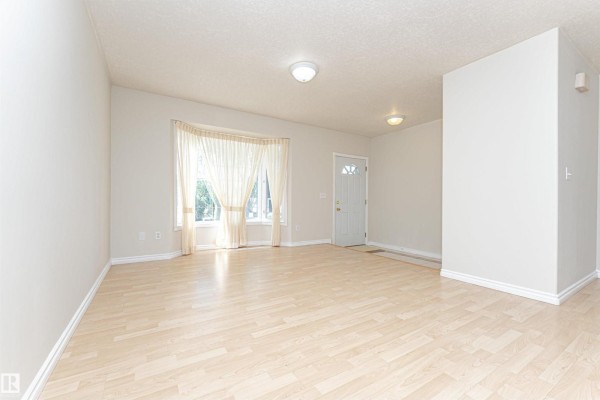 Primary Bedroom - 12241 93 St Nw, Edmonton, AB T5G1G2 Photo 5
