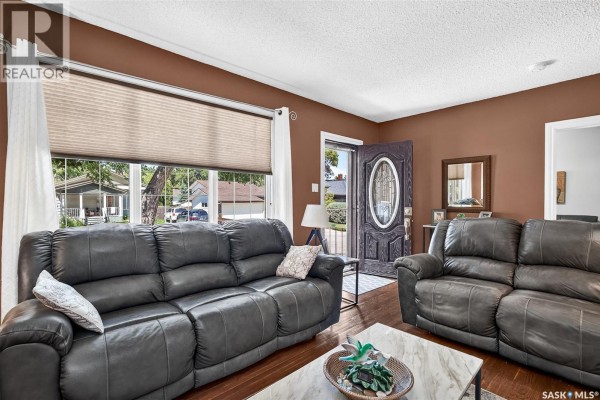 Kitchen - 1225 Grafton Avenue, Moose Jaw, SK S6H3S7 Photo 3