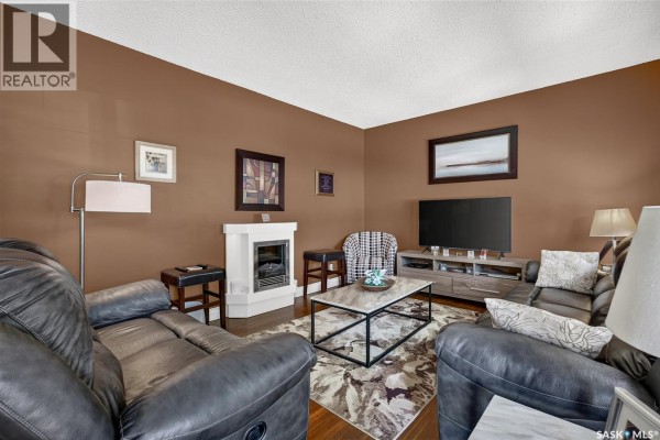 Laundry room - 1225 Grafton Avenue, Moose Jaw, SK S6H3S7 Photo 4