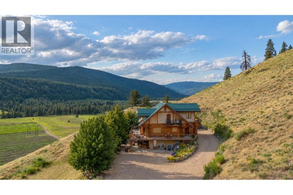 1225 Round Lake Road, Armstrong, BC, photo 2