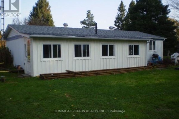 Primary Bedroom - 1225 Spring Valley Road, Minden Hills, ON K0M2K0 Photo 4