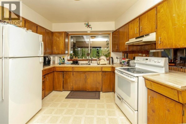12250 Skillen Street, Maple Ridge, BC V2X4X3 Photo 5