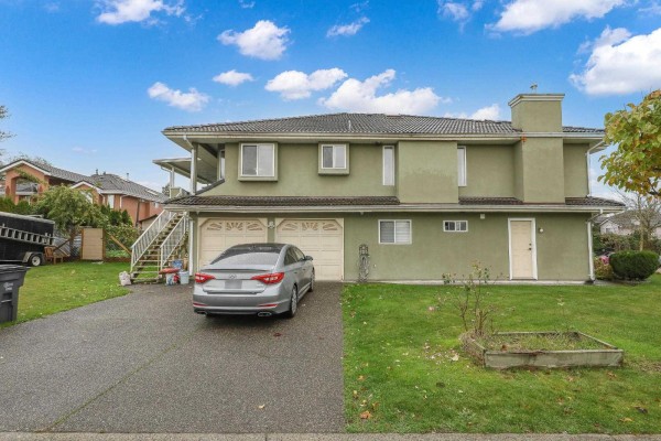 12255 64a Avenue, Surrey, BC V3W3R8 Photo 3