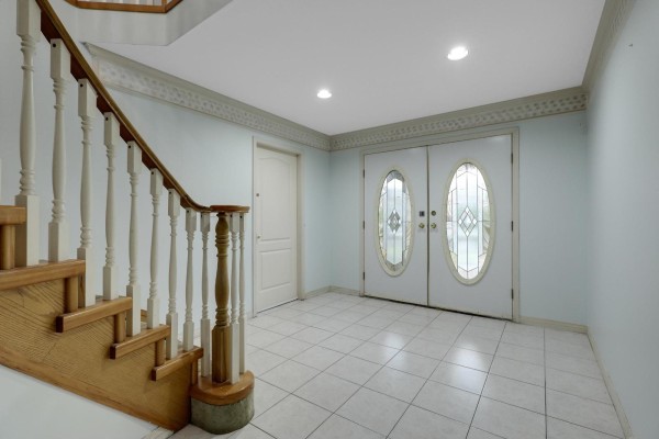 12255 64a Avenue, Surrey, BC V3W3R8 Photo 5