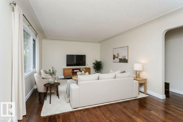 Family room - 12255 Dovercourt Cr Nw, Edmonton, AB T5L4E4 Photo 3
