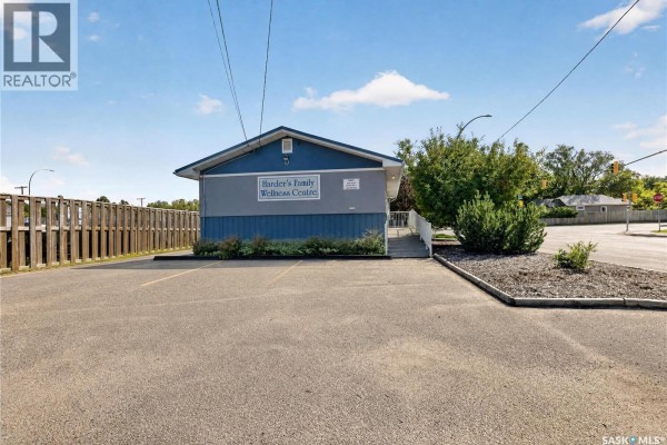 1226 22nd Street W, Saskatoon, SK S7M0S7 Photo 4