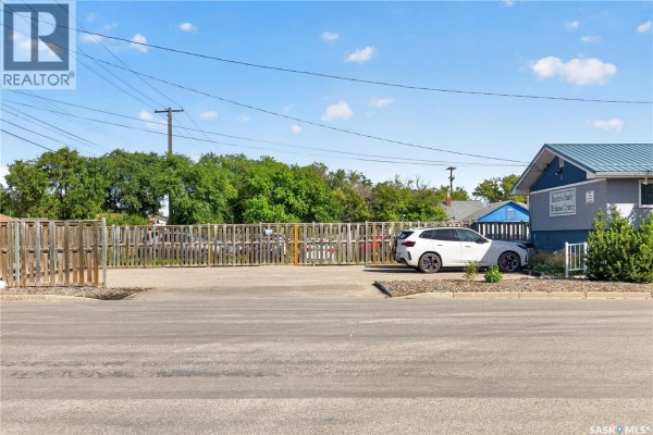 1226 22nd Street W, Saskatoon, SK S7M0S7 Photo 5