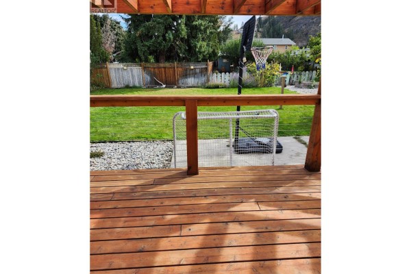 12261 Saunders Crescent, Summerland, BC, photo 2