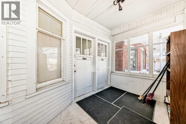 4pc Bathroom - 1227 13 Avenue Sw, Calgary, AB T3C0T2 Photo 3