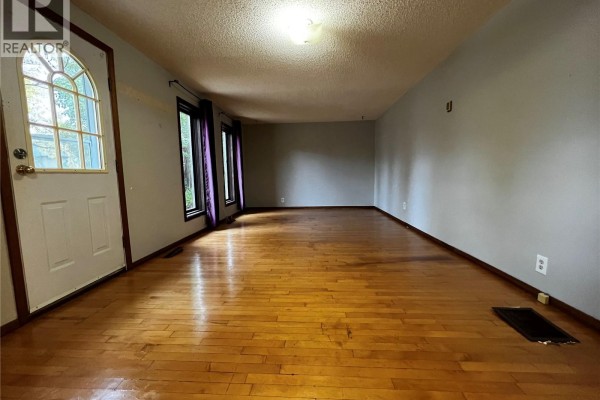 Primary Bedroom - 1227 13th Street E, Saskatoon, SK S7H0C3 Photo 4