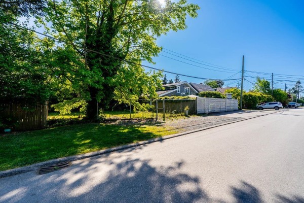 12276 Agar Street, Surrey, BC, photo 2