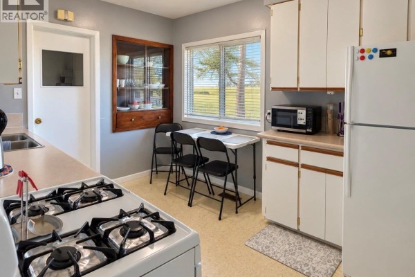 Kitchen - 1228 Taylor Street, Herbert, SK S0H2A0 Photo 2