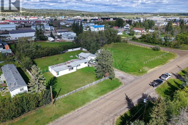 12282 Cottonwood Avenue, Fort St  John, BC, photo 3