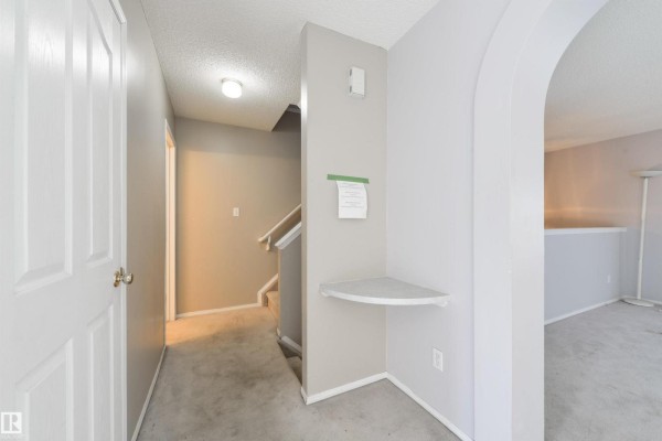 Kitchen - #123 1670 Jamha Rd Nw, Edmonton, AB T6L7B3 Photo 3