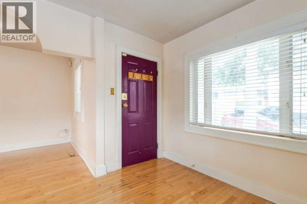 Dining room - 123 30 Avenue Nw, Calgary, AB T2M2N1 Photo 3