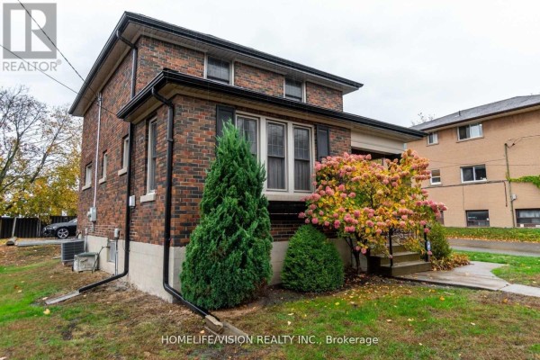 123 Mary Street E, Whitby, ON, photo 2