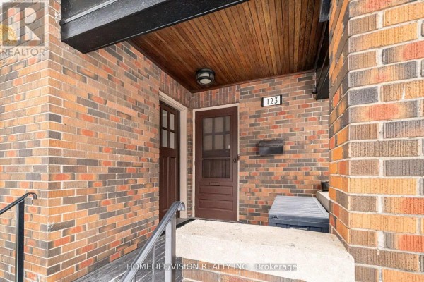 123 Mary Street E, Whitby, ON, photo 3