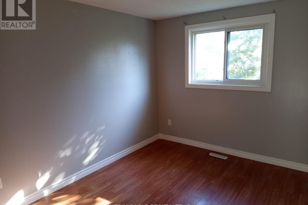 Dining room - 123 Mooregate Crescent, Kitchener, ON N2M2E9 Photo 4