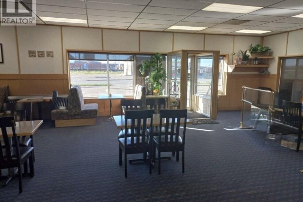 123 Railway Avenue E, Rosetown, SK S0L2V0 Photo 3