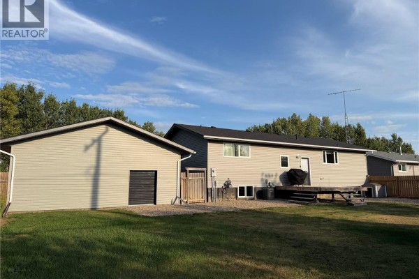 123 Railway Avenue, Lake Lenore, SK, photo 3