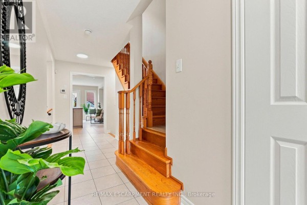 Kitchen - 123 Skinner Road, Hamilton, ON L8B0R4 Photo 5