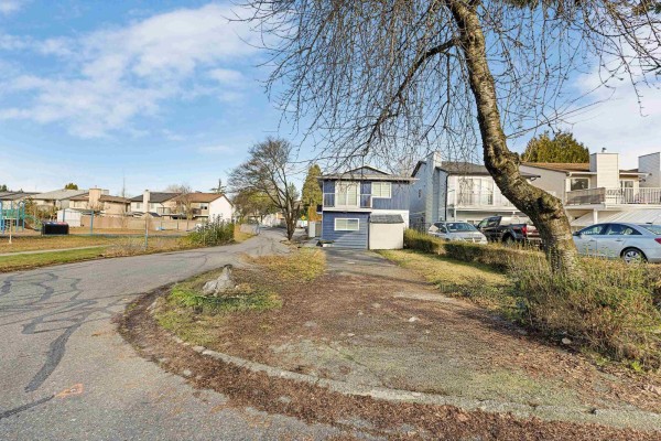 123 Springfield Drive, Langley, BC V4W3K6 Photo 4