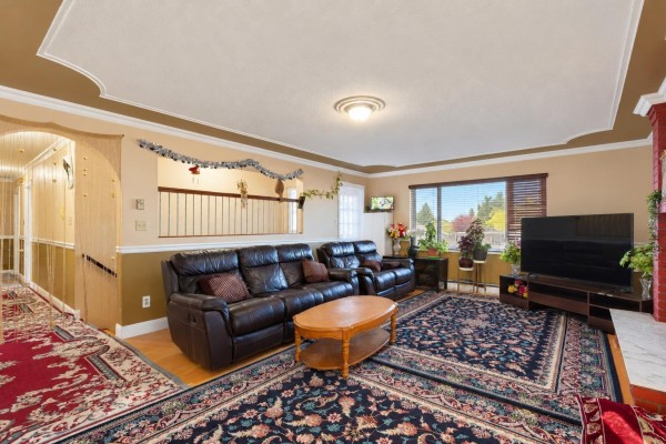 12302 68 Avenue, Surrey, BC V3W2C8 Photo 4