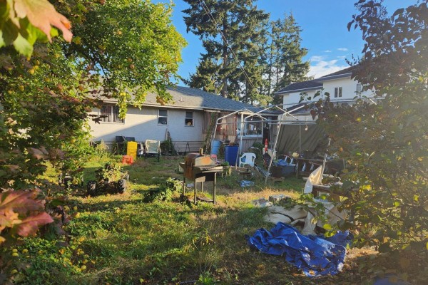 12310 78 Avenue, Surrey, BC V3W2X4 Photo 2