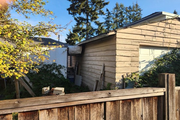 12310 78 Avenue, Surrey, BC V3W2X4 Photo 3