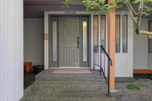 12318 24 Avenue, Surrey, BC V4A5P4 Photo 2