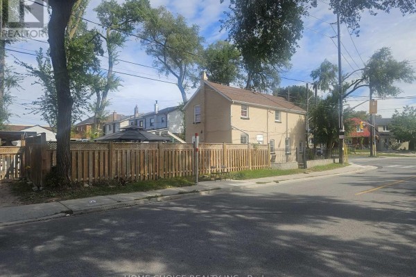 1232 Jane Street, Toronto, ON M6M4X8 Photo 2