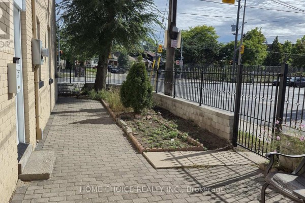 1232 Jane Street, Toronto, ON M6M4X8 Photo 4
