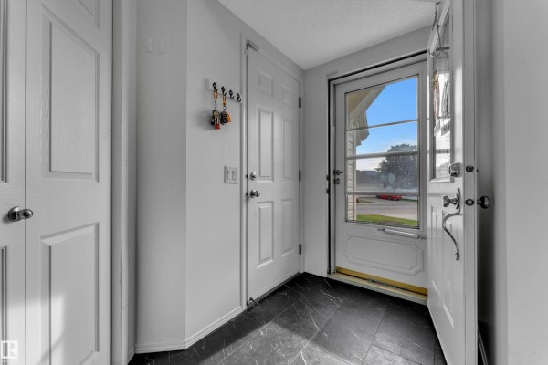 Bedroom 4 - 1233 Ormsby Ln Nw, Edmonton, AB T5T6R2 Photo 4