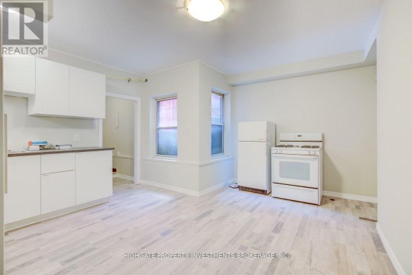 1234 Woodbine Avenue, Toronto, ON M4C4E4 Photo 3