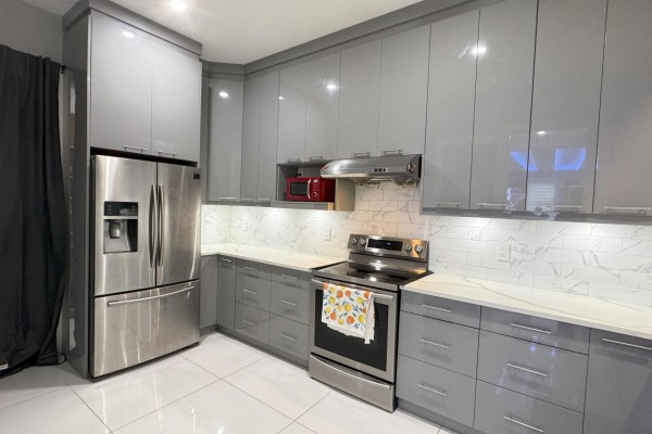 12343 93a Avenue, Surrey, BC V3V7B1 Photo 3