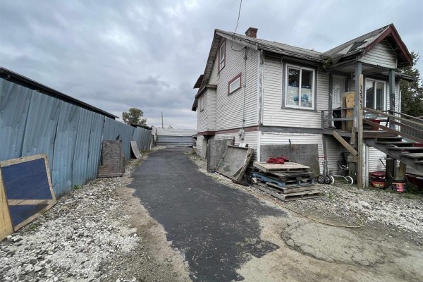12343 Old Yale Road, Surrey, BC V3V3X7 Photo 5