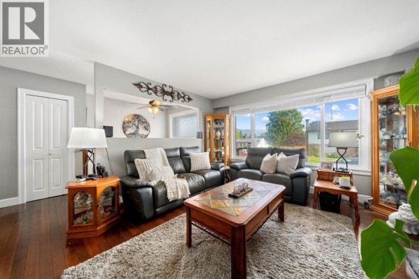 12347 Greenwell Street, Maple Ridge, BC V2X7J1 Photo 4