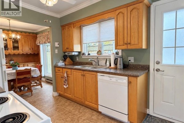 Family room - 1235 Centennial, Bathurst, NB E2A4A9 Photo 4